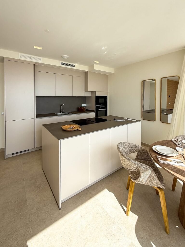 55DA0338-FC5A-4931-BFE9-EB00BD5BFD43