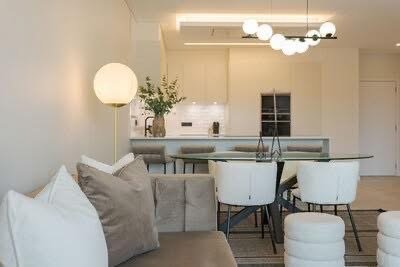 5E4A1A34-7964-42B8-8447-2A677D9F585E