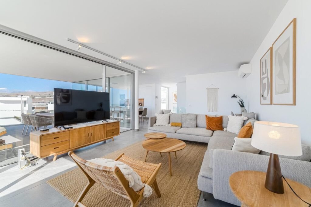 5E8698B5-3B38-4868-959E-9D08B2EC9539