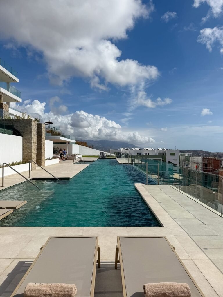 6F9E0C81-4849-4DFA-AC6D-CC53ABA77181