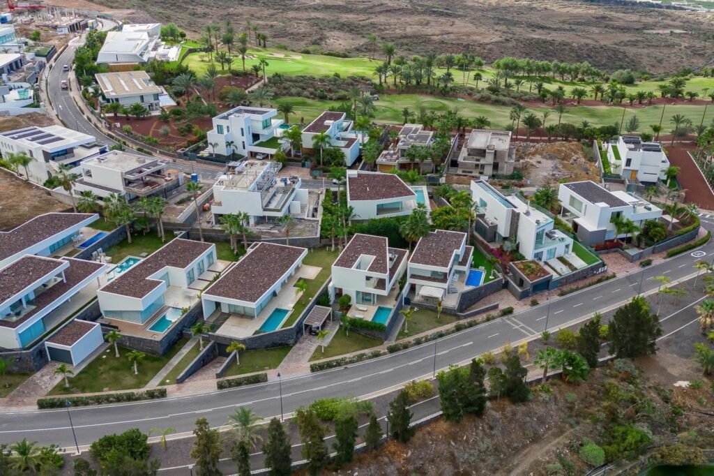 7E5DCAAC-88B5-4761-B0F4-AE1D0E1CCA34