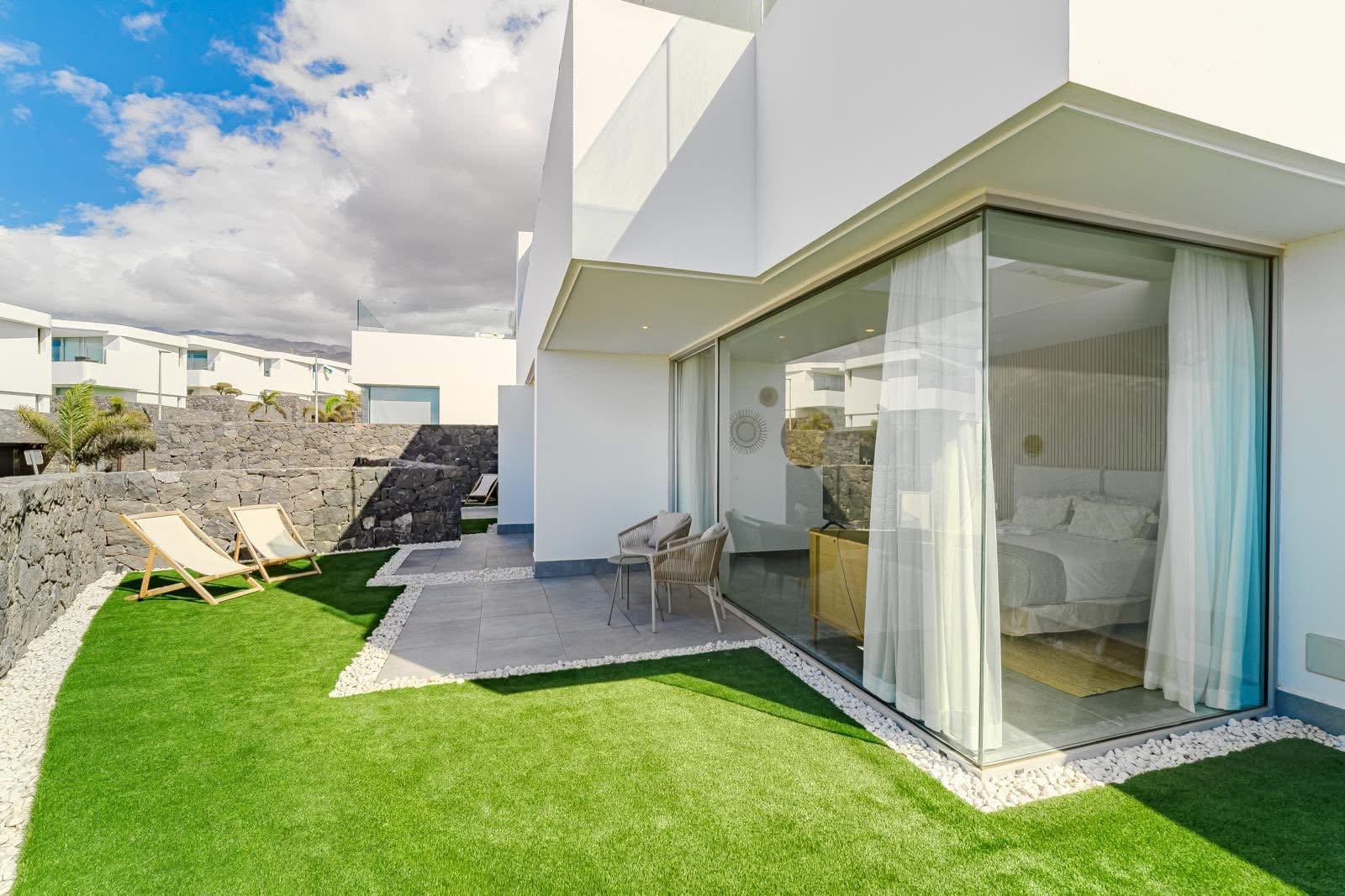 Exclusive luxury villa in Rokabella, Spain – only 300m from the sea