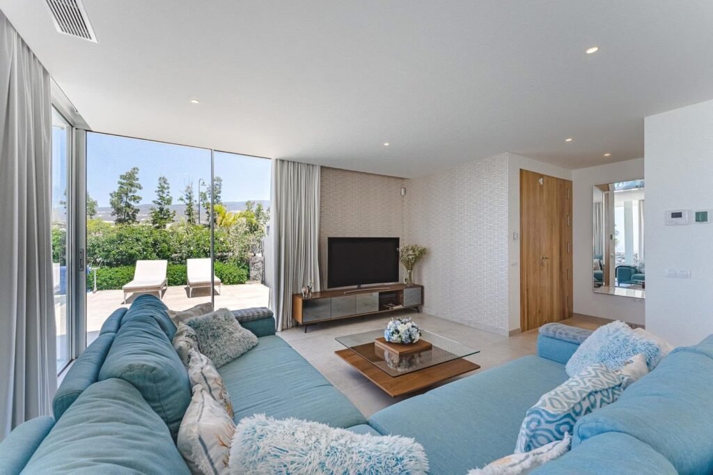 C72B6F90-B455-4D8C-84AC-76E437781BD0