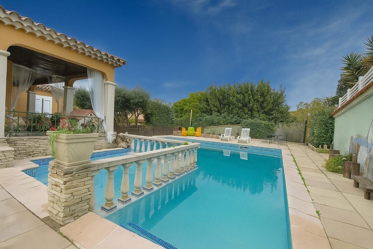 Single-storey villa in Pézenas, France