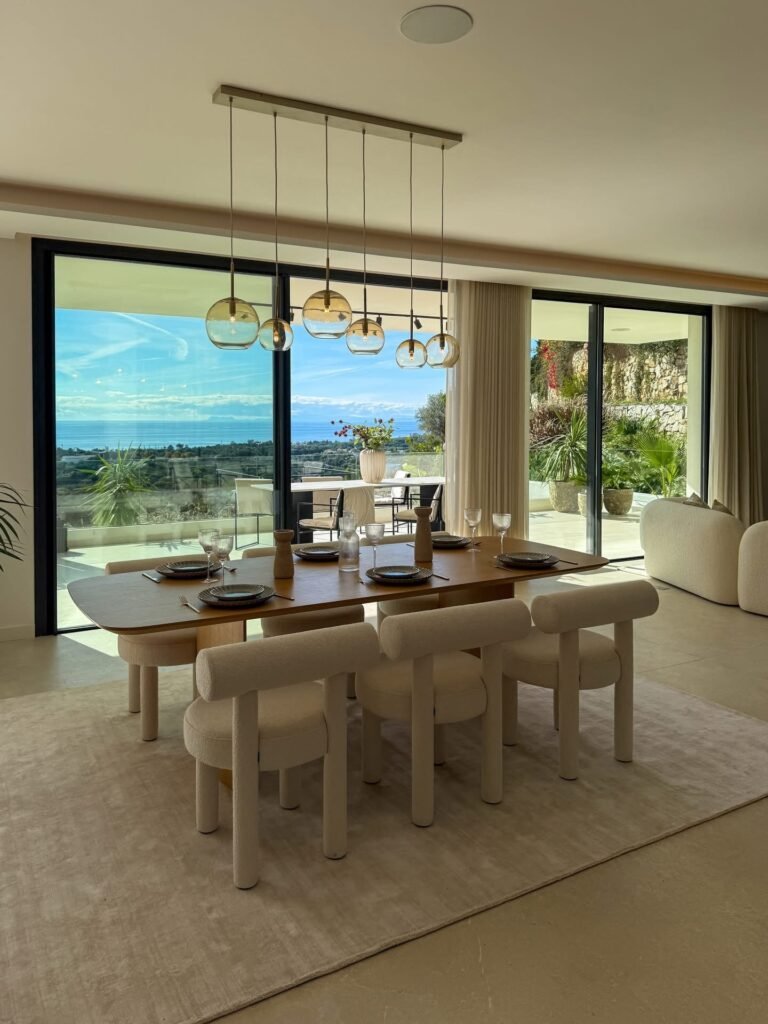 D245E526-4DB1-42F8-9F37-3A626A5AD241