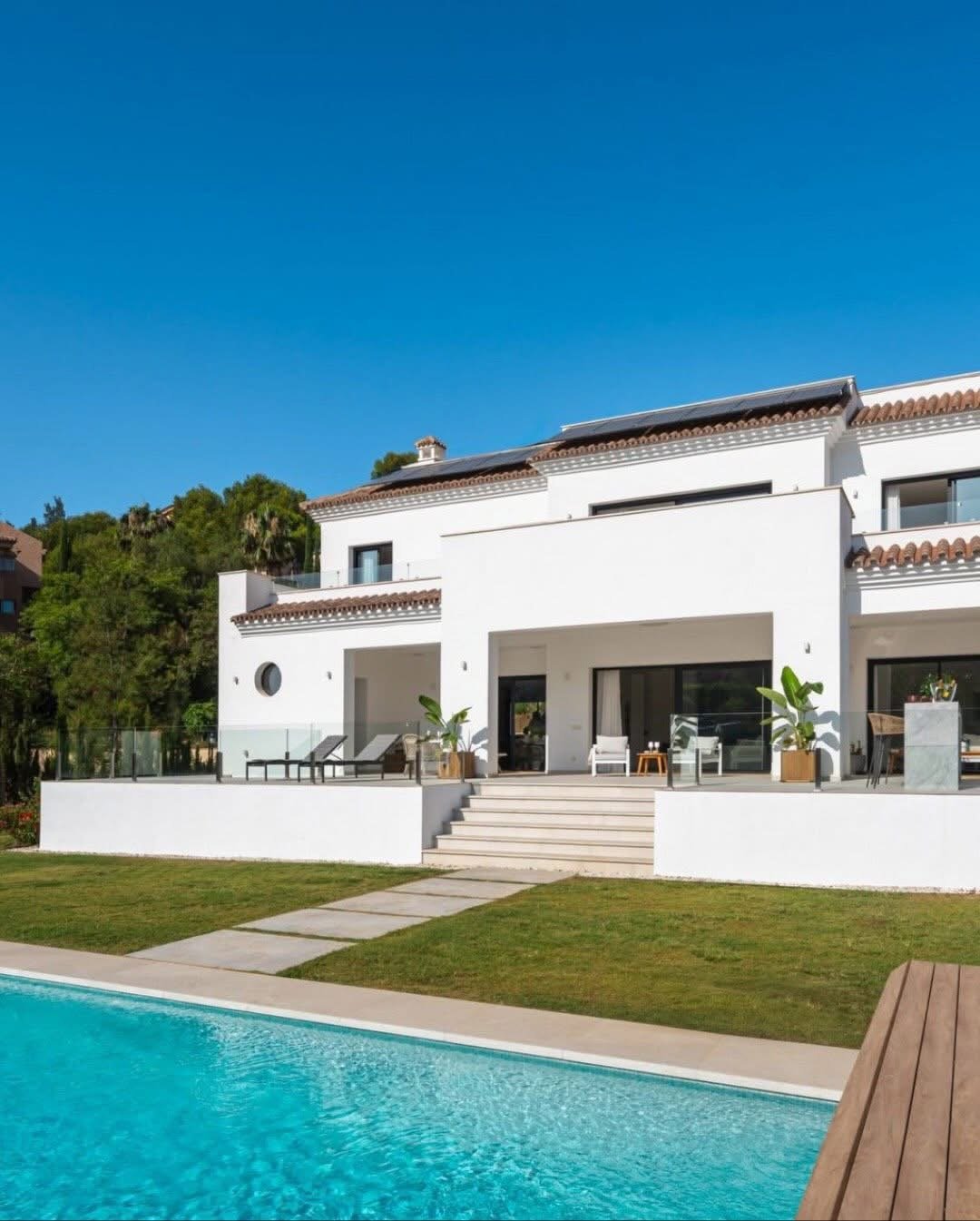 Exceptional frontline golf villa in Marbella, Spain