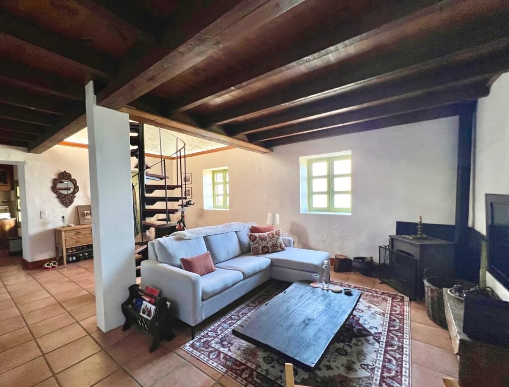 0A4E2F92-1718-43AF-AC3A-E7D710F5EE71