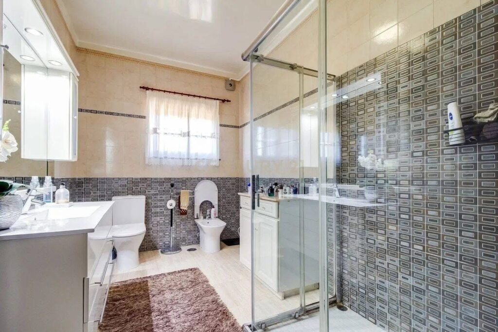 0B7A82B8-D0C2-4C94-BBEF-0DF62493D4B7