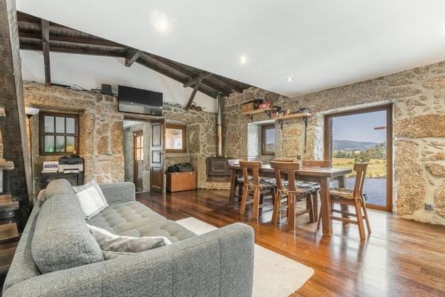 14BC95E3-B5E3-4E37-8282-9CF2D3B88CF0