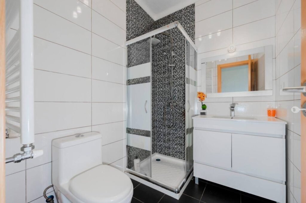 1CC9F680-7BA3-4674-B8D7-62E2A019D4D7