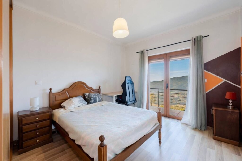 20EBA03B-C2F4-4B1E-B9C6-1565E2FAD47B