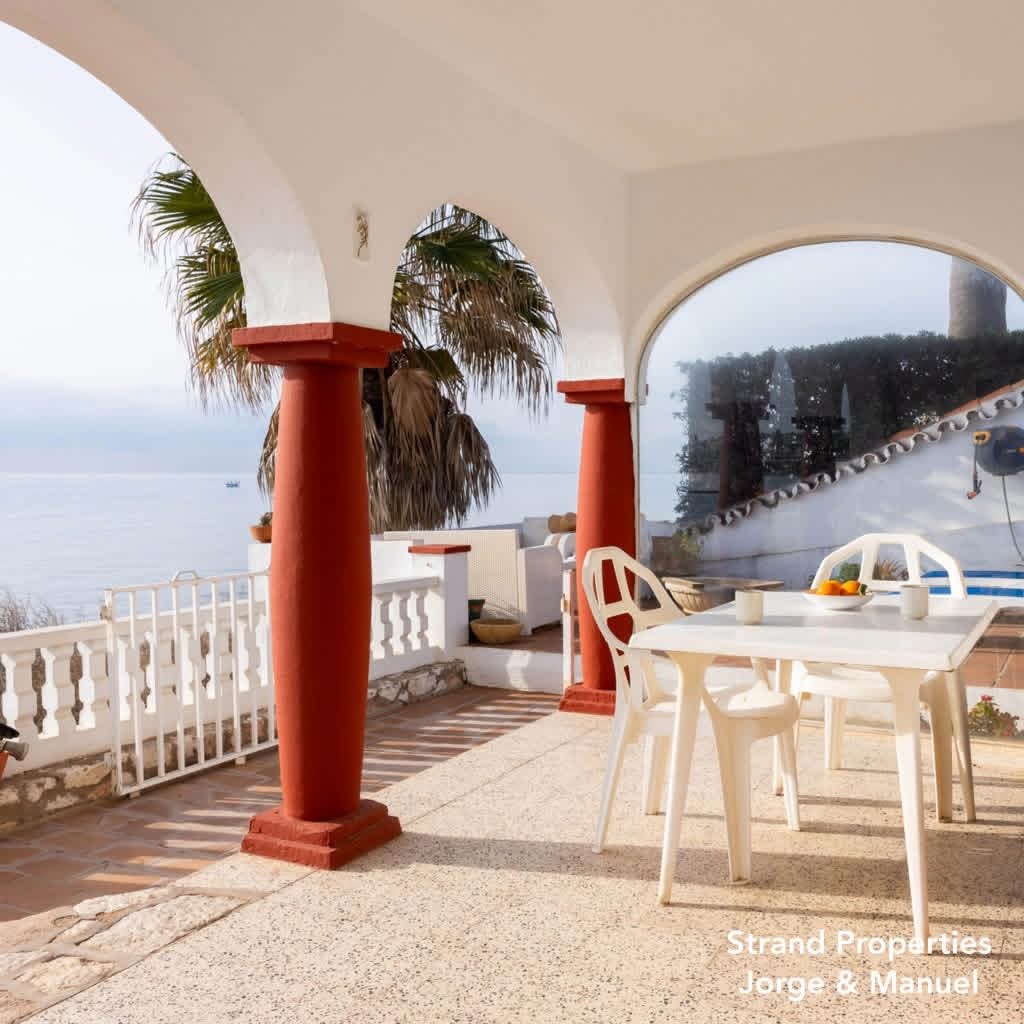 24CEC4E3-161C-4EF5-BAF4-D6A7947C7889