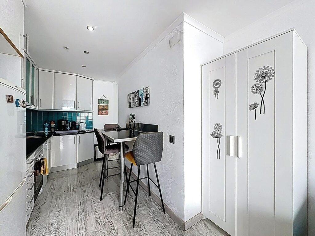 263F3D00-6811-478A-A820-29F73EA1B5BD