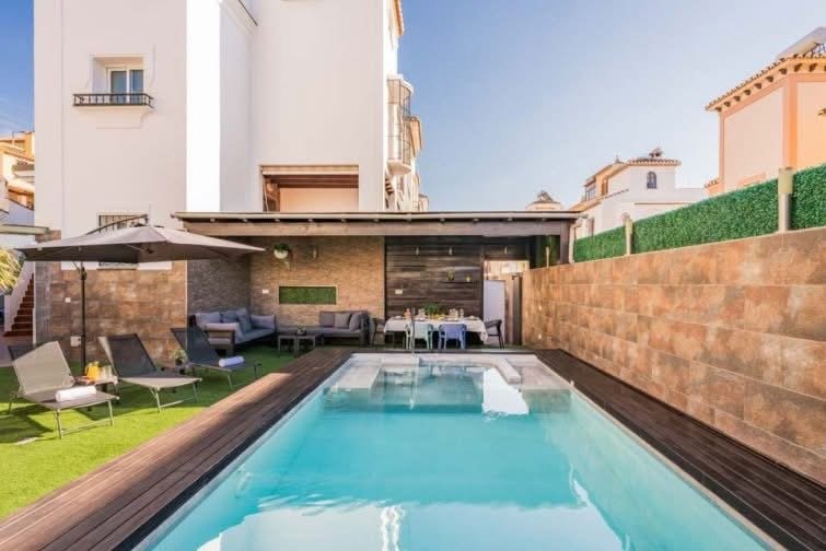 206 m2 Chalet in Málaga, Spain with Tourist License