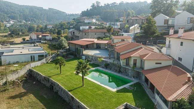 Farmhouse-style Villa for sale in Vila Nova de Famalicão, Portugal