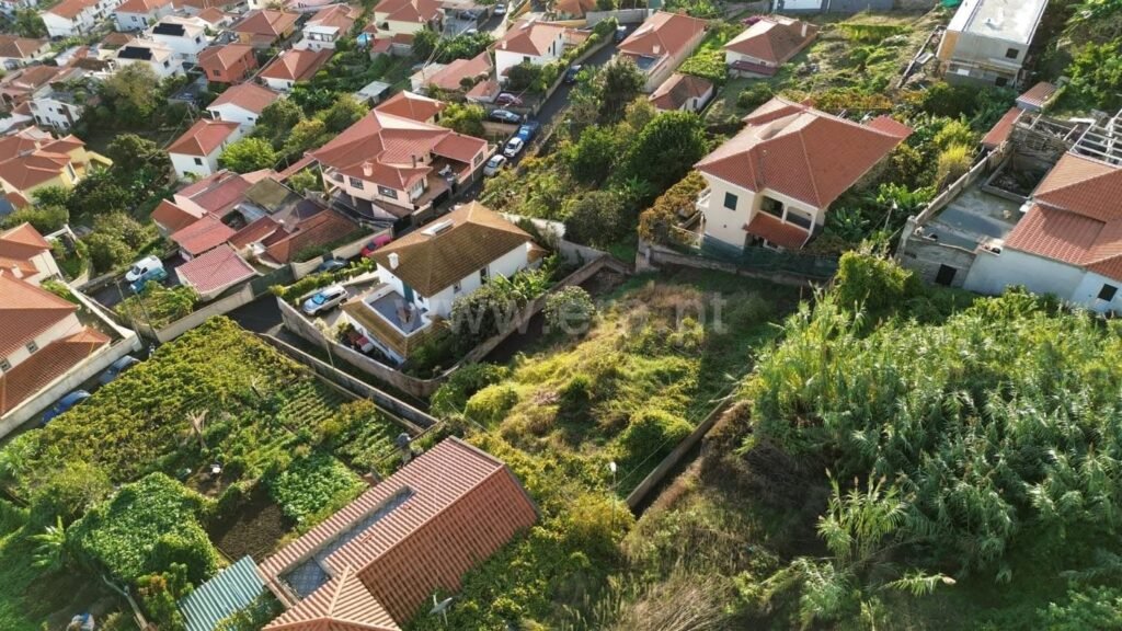 40F9DF53-1837-4381-839D-EE1406F9C85D