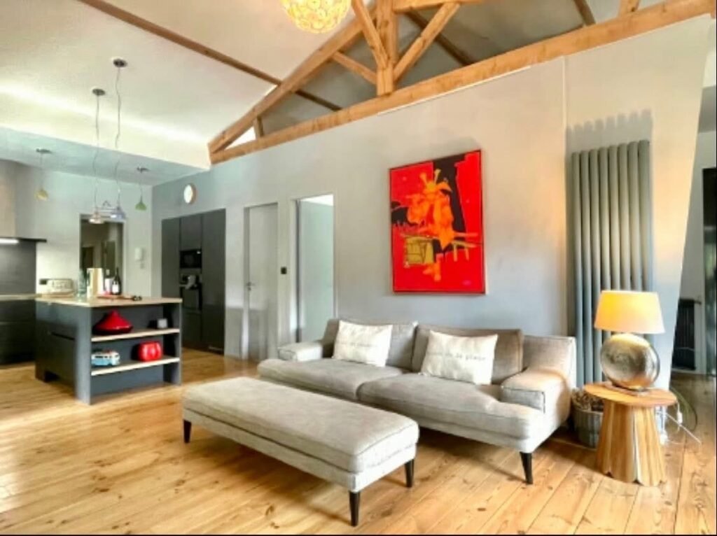 4179E660-A6D6-4733-9628-73F6B85451A2