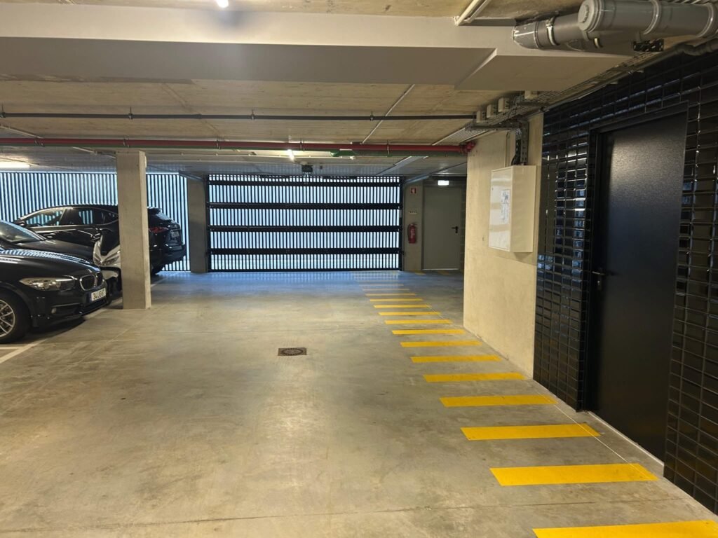 4B71CF8D-83F4-49CF-8A69-9E2CC27DD4F2