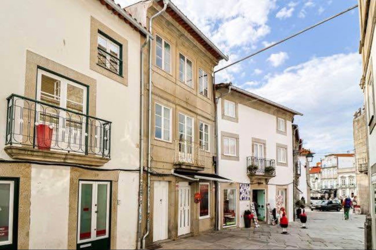 2 Buildings for Rehabilitation for Investment in Historical Center of Viana do Castelo, Portugal
