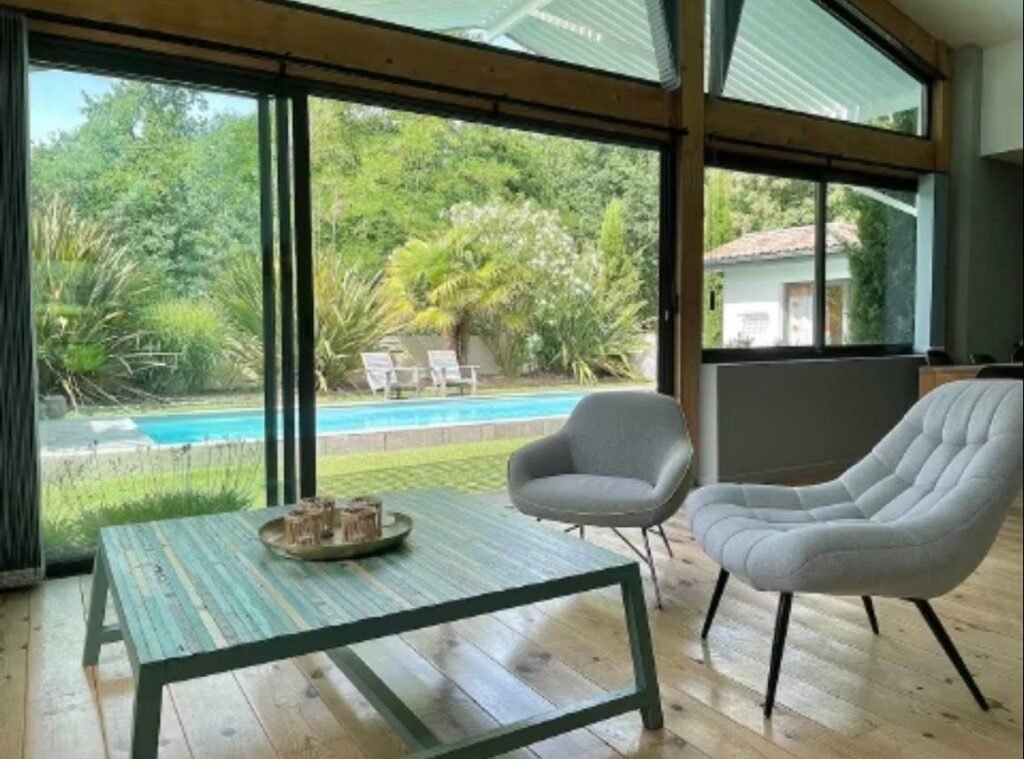 53B03079-9386-4E19-90D9-EA7536D9CF42