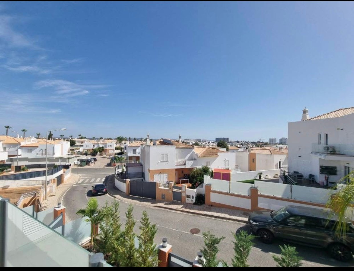 Magnificent villa located in a quiet and elevated urbanization of Albufeira, Faro, Algarve, Portugal