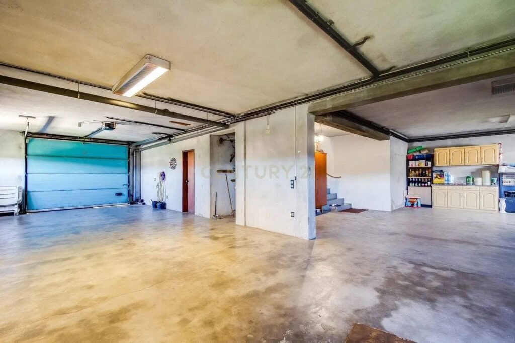 5A4E7CB7-4AB7-460D-99D4-247A81B6F810