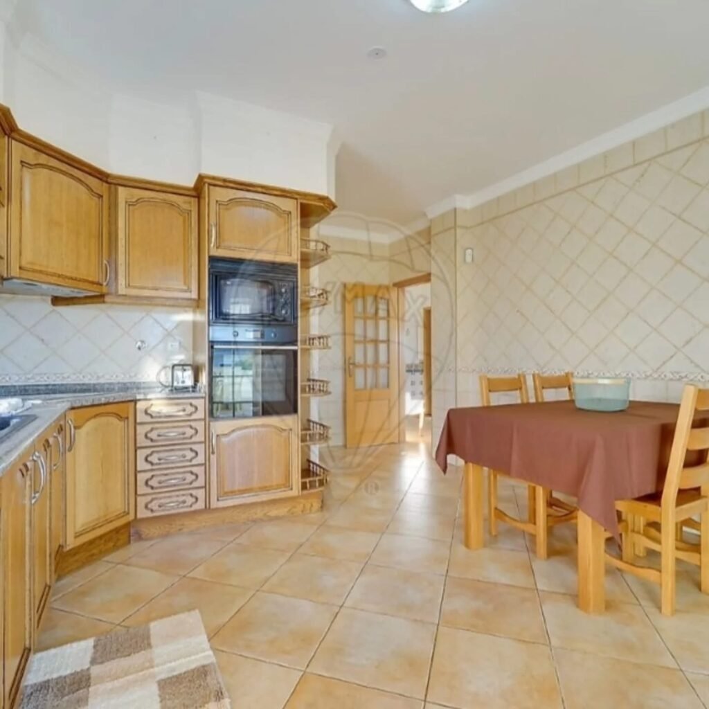 5BF1849C-374D-445C-BF22-871721454558