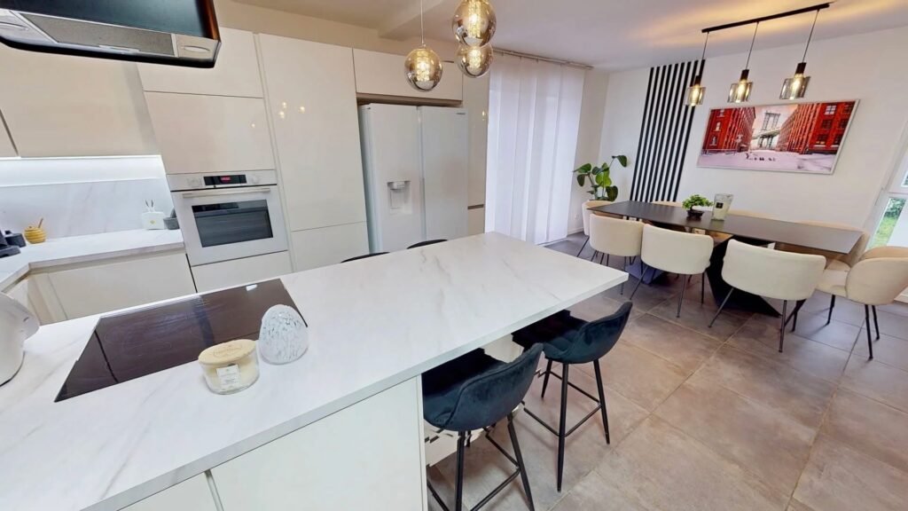 63FB2698-2B70-4370-8E01-49015EF545F8