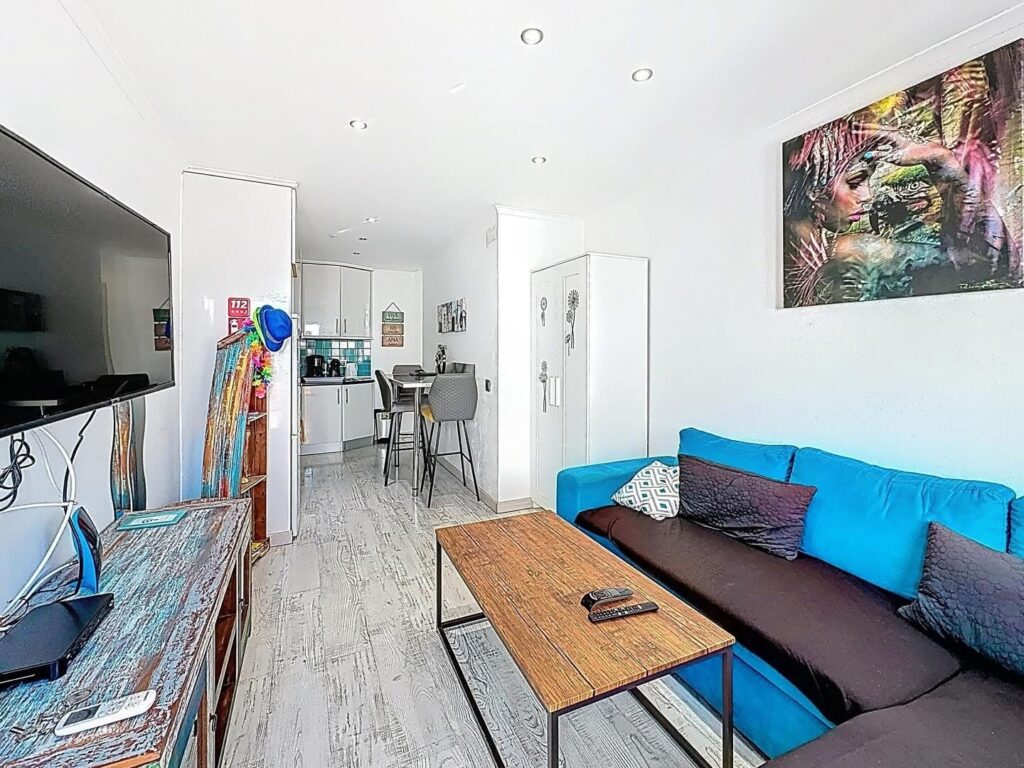 67DC8AA1-532C-43FA-AF69-6447C1F5F306