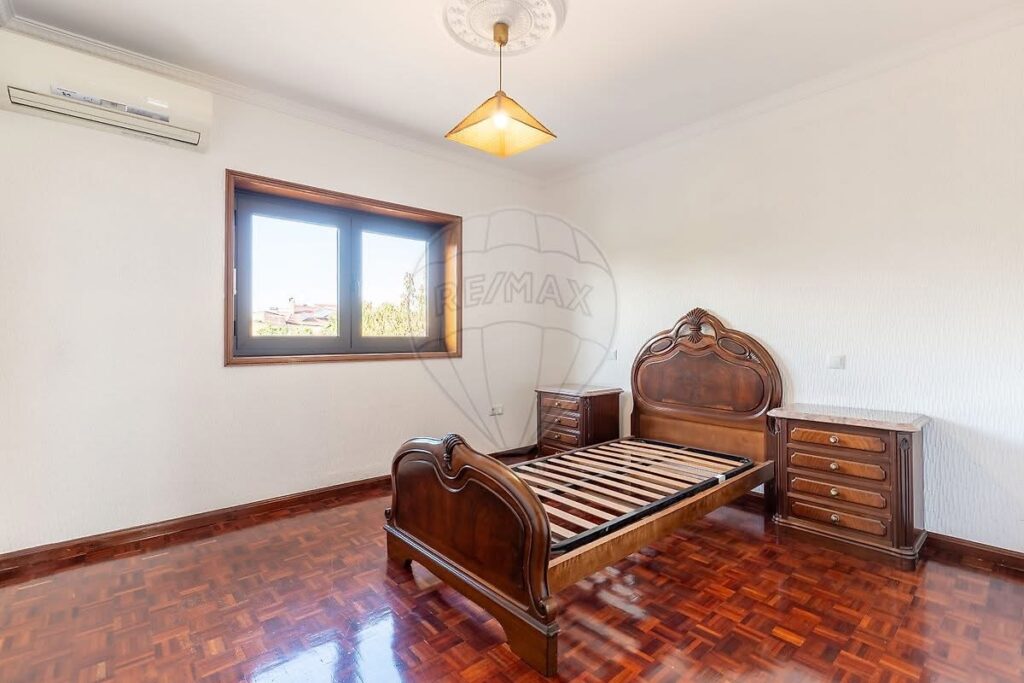 6BF3BBD4-F535-46DF-B5F2-EB2B462E7AB1