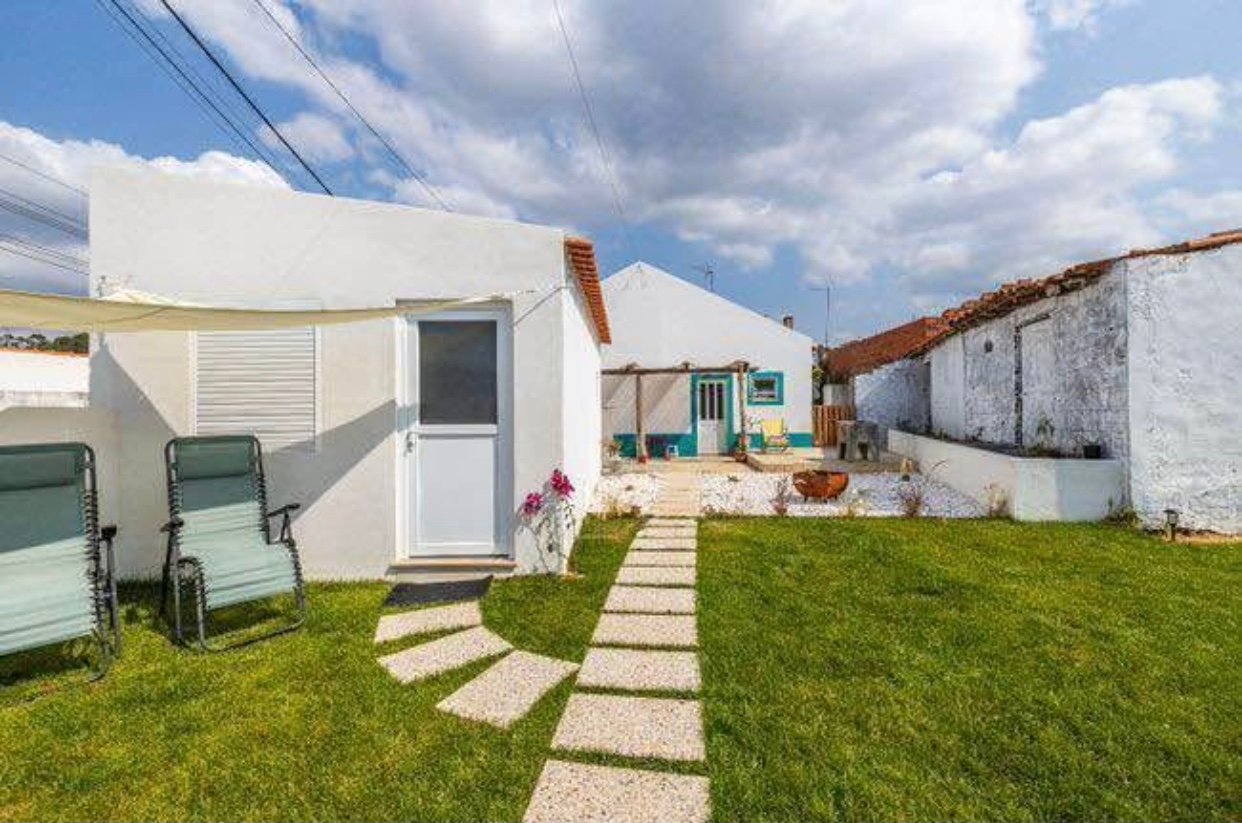 2-bedroom house for investment in Sao Martinho do Porto, Portugal