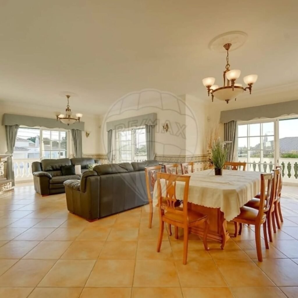 73B503A9-8E17-423F-8005-562D38D0E2A3