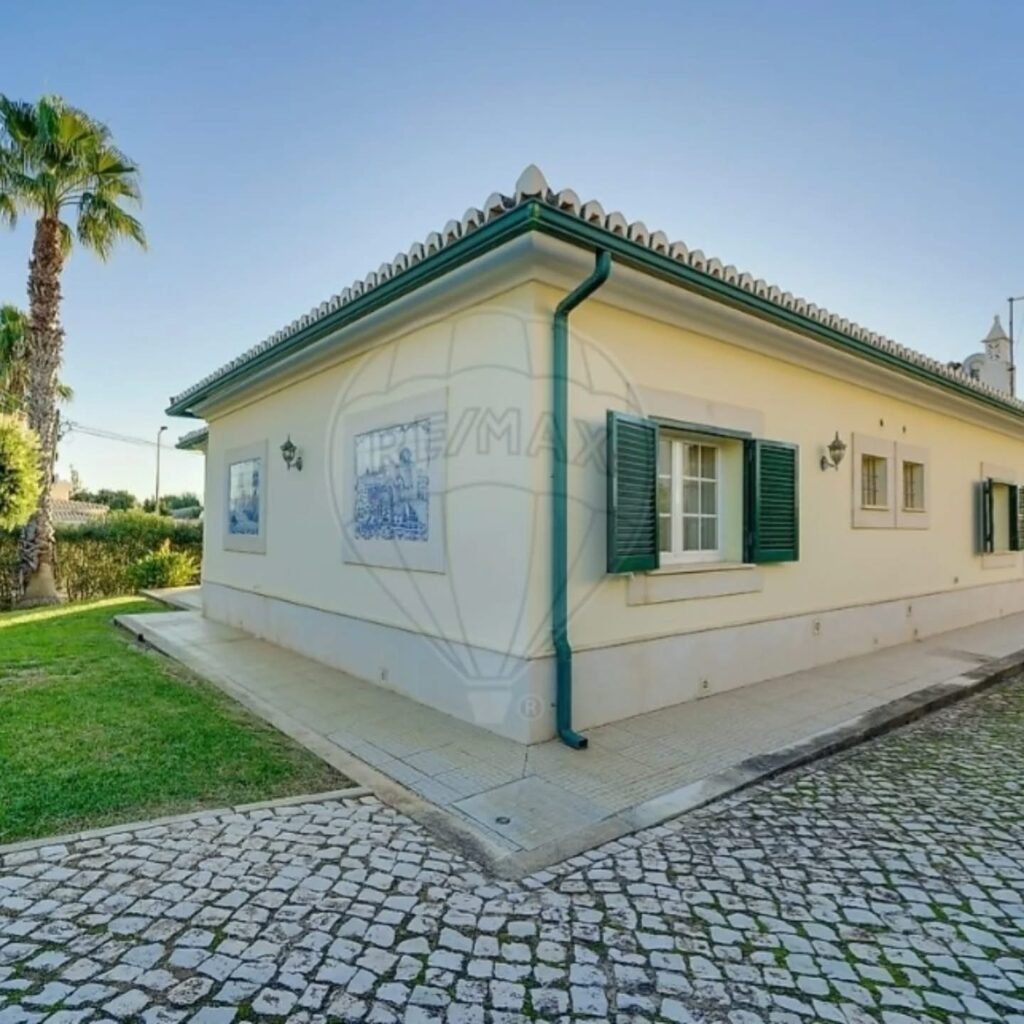 74F03E94-D079-4588-A362-BE3A192F0715