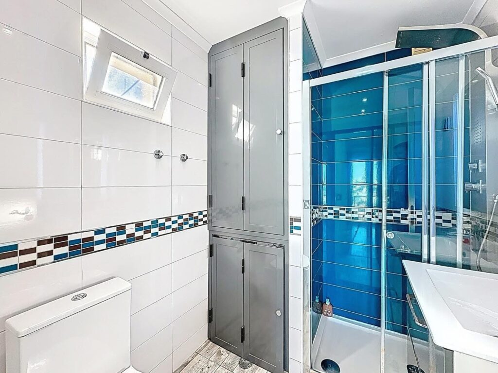 7628CF36-C015-4EA0-B6EA-33D92C2592EA