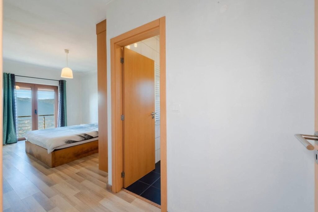 7C7C6D67-D0E4-41D5-A33C-EE8B3EEB682B