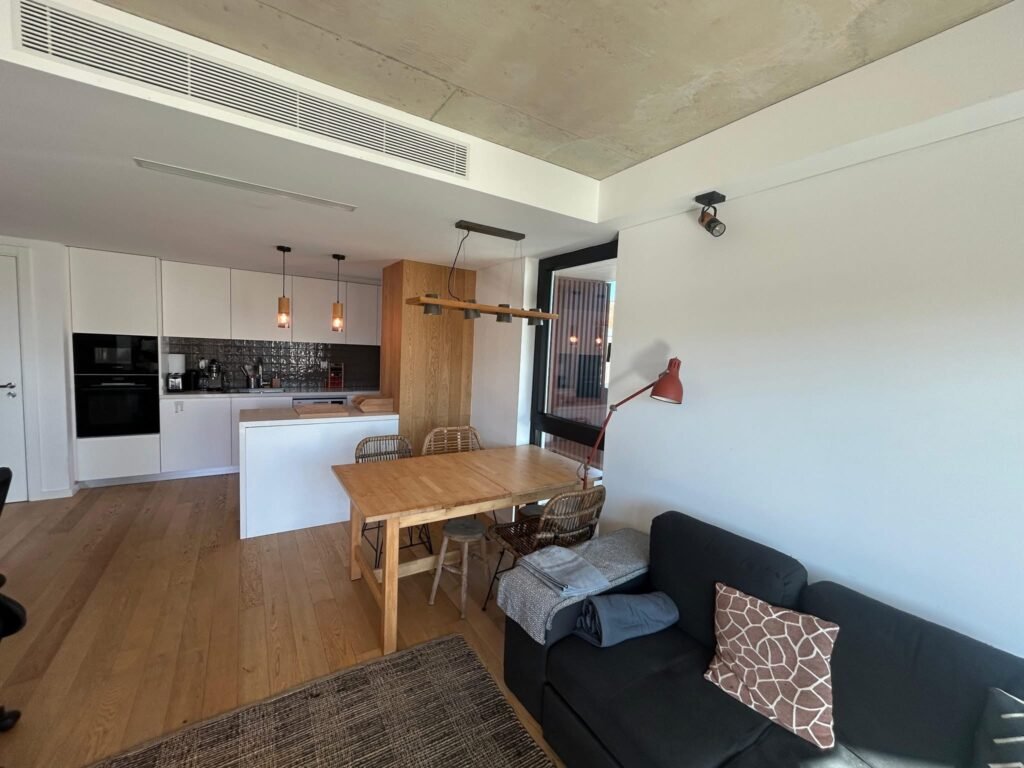 82874BC7-28B4-4F99-8711-05DB9AB9644A