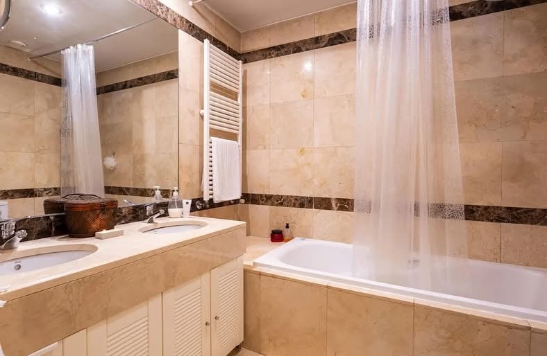 82EEBCEC-8943-4707-9DAD-941ABAAB6A20