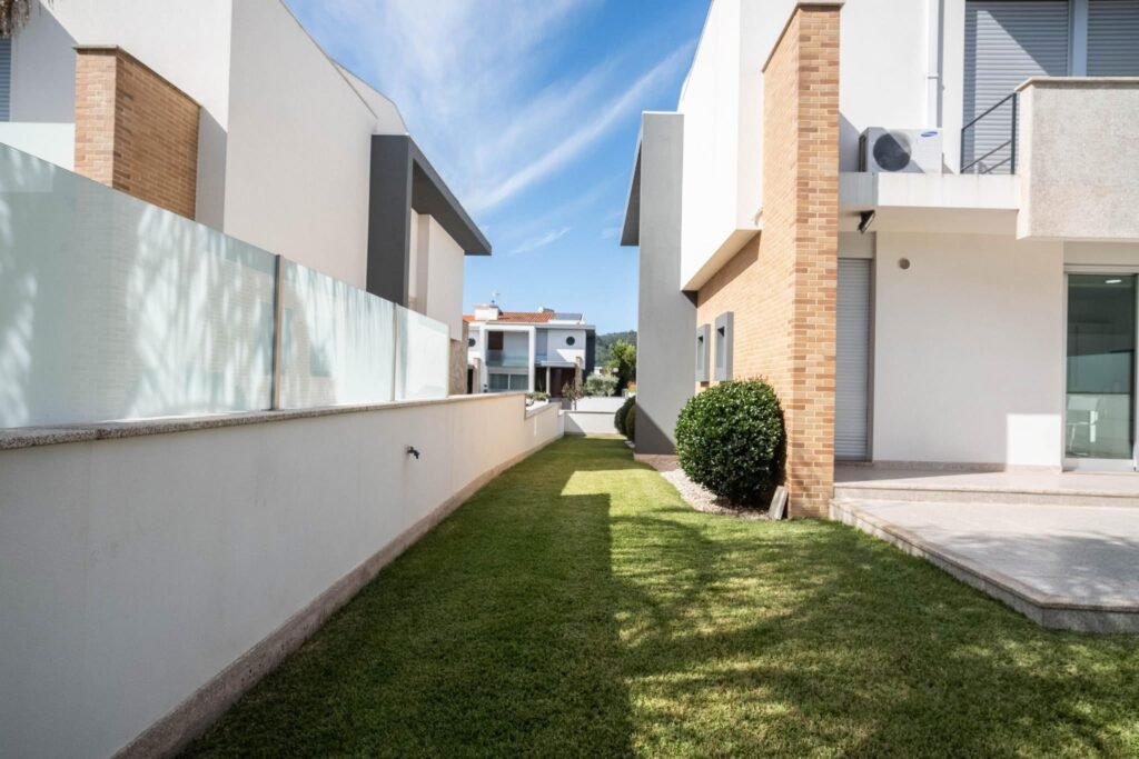 83CF2E6B-65D5-48FC-BFF7-B893C2946D1E