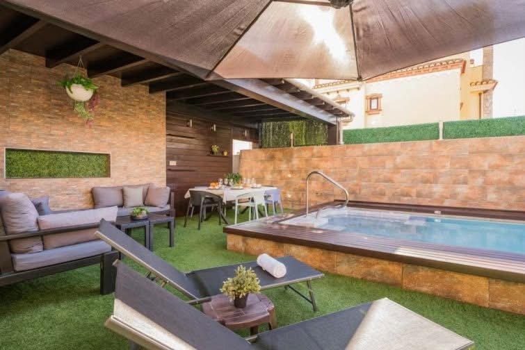 85AC6F0F-1179-4B55-9A77-D67B199FC8F5