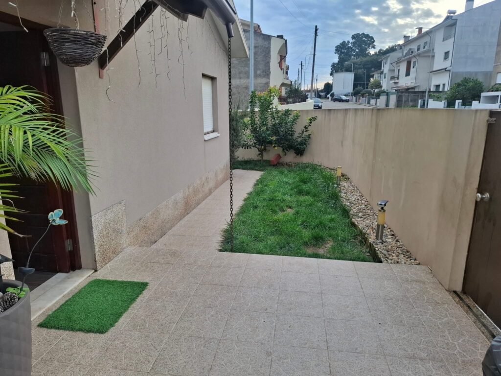 8DA3C5BD-02F2-40DA-95CB-6E20E7AF3F1D