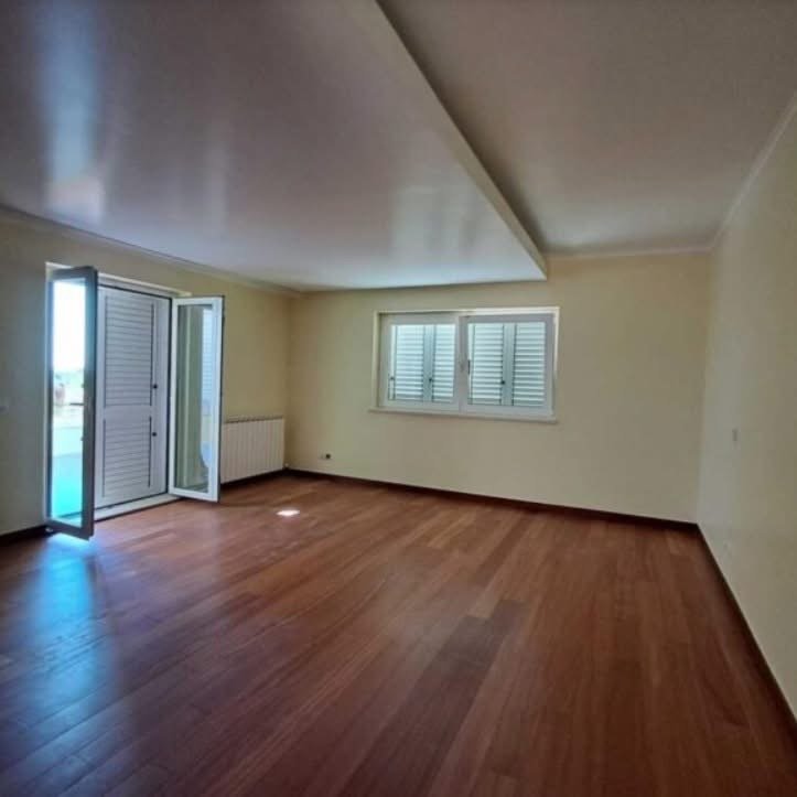 908AB70C-9DCB-4311-B642-635C38FA7463