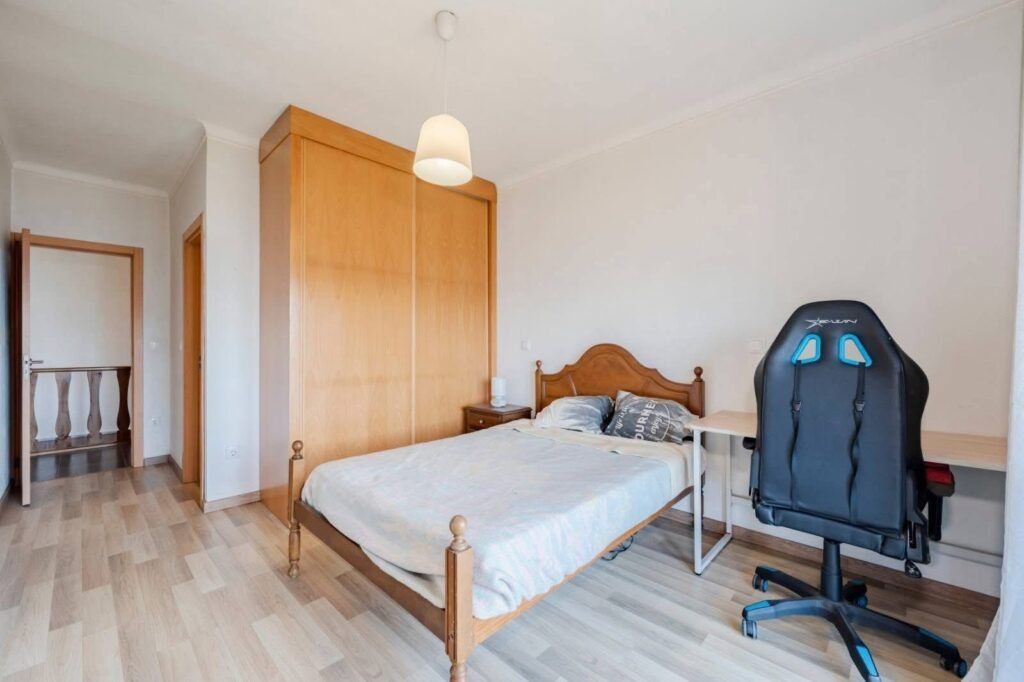 933B2E23-E17C-4402-A6E9-F6641097158F