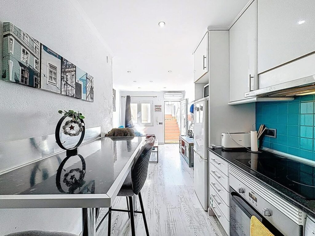 9641D2CD-7301-411C-AA4F-D8D8EC4190A5