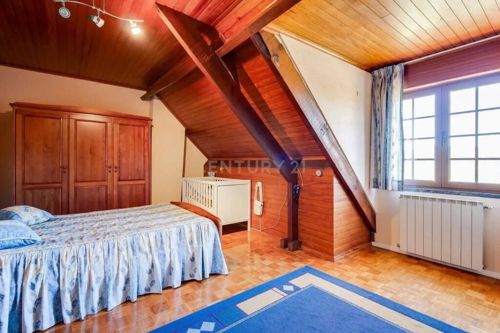 9726CC99-1476-4CE7-9DAE-574390469979