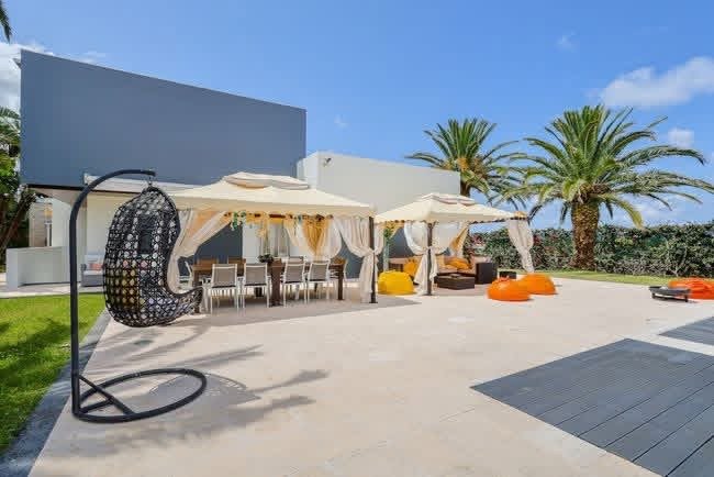 A8735F15-63C5-4B4A-951A-084EA04D5544