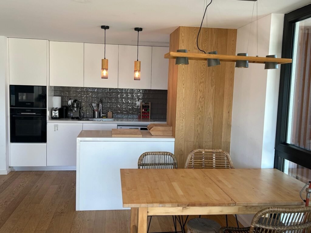 A8CB8193-7050-4D2C-B2D6-3BFAFE35FC95