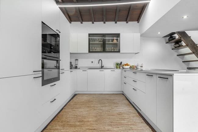 AA4A5AD9-0BA2-45D5-AE1F-DF8FE71A67B4