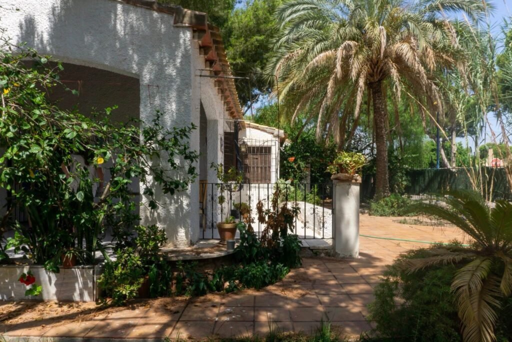 AC6EB171-F21F-45F2-A714-7B40BDCAC218