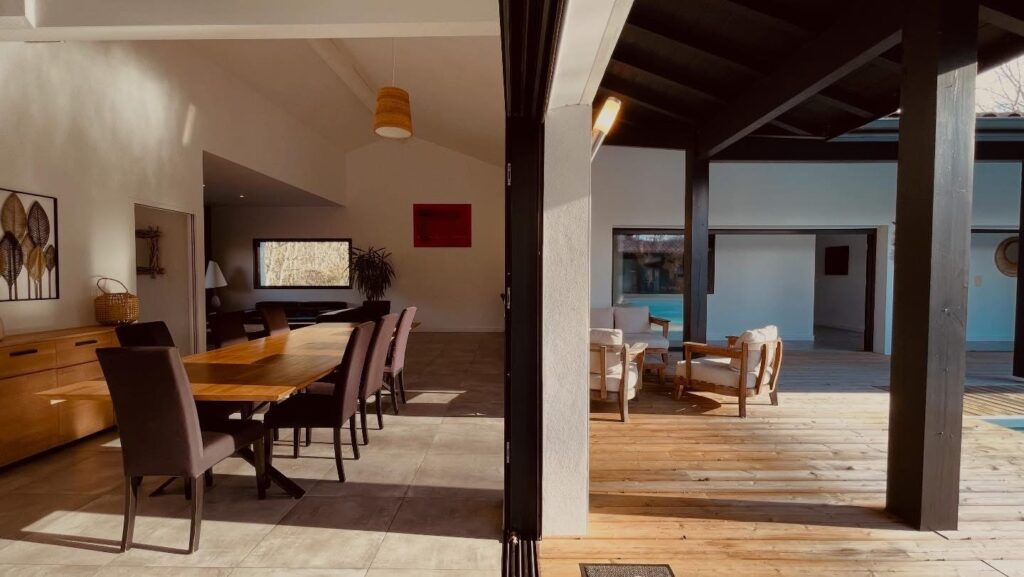 AD0D7DE7-6B99-4B44-B67E-19D217F5EF01