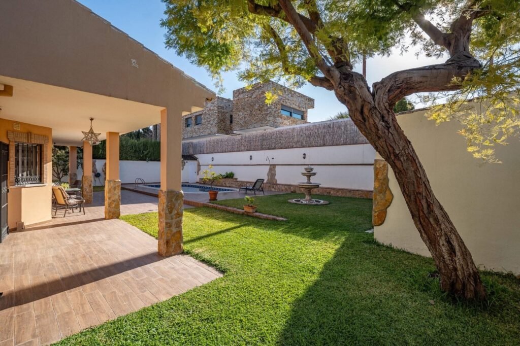 BAD1A385-F6EB-485D-A1F2-A84AE218FD1B